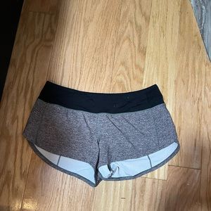 Lululemon speed up low-rises lined short